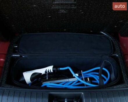 Красный Хендай Kona Electric, объемом двигателя 0 л и пробегом 89 тыс. км за 17950 $, фото 52 на Automoto.ua