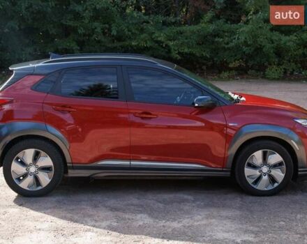 Красный Хендай Kona Electric, объемом двигателя 0 л и пробегом 89 тыс. км за 17950 $, фото 16 на Automoto.ua