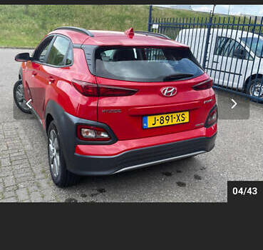 Красный Хендай Kona Electric, объемом двигателя 0 л и пробегом 100 тыс. км за 17900 $, фото 55 на Automoto.ua