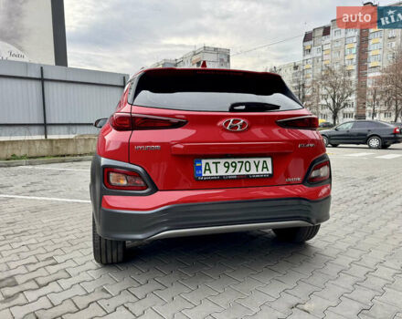 Красный Хендай Kona Electric, объемом двигателя 0 л и пробегом 100 тыс. км за 17900 $, фото 5 на Automoto.ua