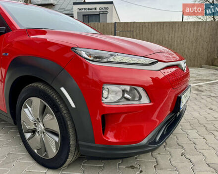 Красный Хендай Kona Electric, объемом двигателя 0 л и пробегом 100 тыс. км за 17900 $, фото 14 на Automoto.ua