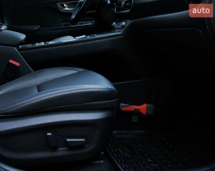 Красный Хендай Kona Electric, объемом двигателя 0 л и пробегом 89 тыс. км за 17950 $, фото 76 на Automoto.ua