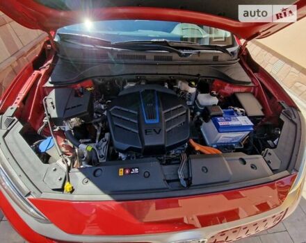 Красный Хендай Kona Electric, объемом двигателя 0 л и пробегом 57 тыс. км за 23799 $, фото 5 на Automoto.ua