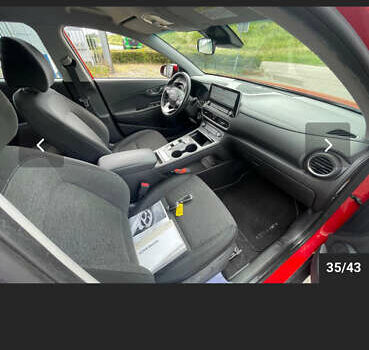 Красный Хендай Kona Electric, объемом двигателя 0 л и пробегом 100 тыс. км за 17900 $, фото 80 на Automoto.ua