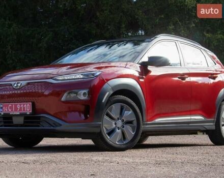 Красный Хендай Kona Electric, объемом двигателя 0 л и пробегом 89 тыс. км за 17950 $, фото 3 на Automoto.ua
