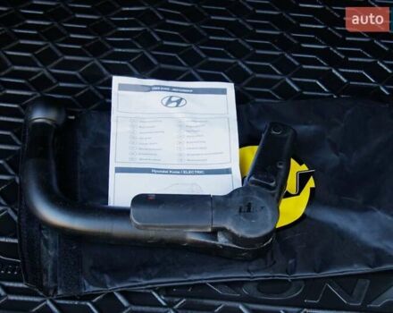 Красный Хендай Kona Electric, объемом двигателя 0 л и пробегом 89 тыс. км за 17950 $, фото 54 на Automoto.ua