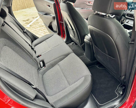 Красный Хендай Kona Electric, объемом двигателя 0 л и пробегом 100 тыс. км за 17900 $, фото 32 на Automoto.ua