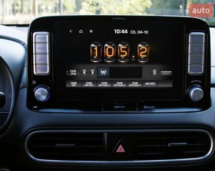 Красный Хендай Kona Electric, объемом двигателя 0 л и пробегом 89 тыс. км за 17950 $, фото 79 на Automoto.ua