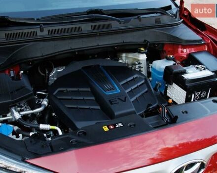 Красный Хендай Kona Electric, объемом двигателя 0 л и пробегом 89 тыс. км за 17950 $, фото 29 на Automoto.ua