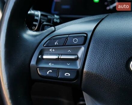 Красный Хендай Kona Electric, объемом двигателя 0 л и пробегом 89 тыс. км за 17950 $, фото 66 на Automoto.ua