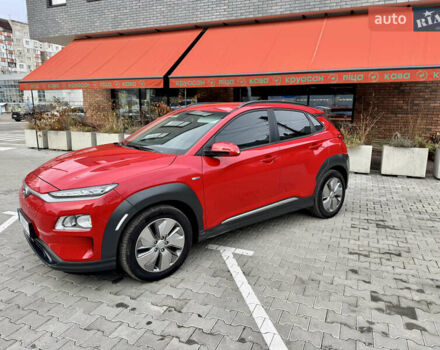 Красный Хендай Kona Electric, объемом двигателя 0 л и пробегом 100 тыс. км за 17900 $, фото 2 на Automoto.ua