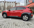 Красный Хендай Kona Electric, объемом двигателя 0 л и пробегом 100 тыс. км за 17900 $, фото 3 на Automoto.ua