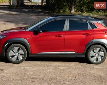 Красный Хендай Kona Electric, объемом двигателя 0 л и пробегом 89 тыс. км за 17950 $, фото 13 на Automoto.ua