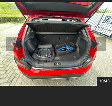 Красный Хендай Kona Electric, объемом двигателя 0 л и пробегом 100 тыс. км за 17900 $, фото 61 на Automoto.ua