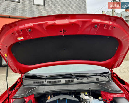 Красный Хендай Kona Electric, объемом двигателя 0 л и пробегом 100 тыс. км за 17900 $, фото 51 на Automoto.ua