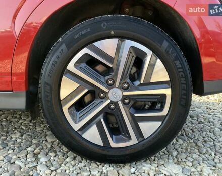 Красный Хендай Kona Electric, объемом двигателя 0 л и пробегом 105 тыс. км за 20200 $, фото 22 на Automoto.ua