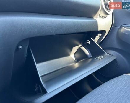 Красный Хендай Kona Electric, объемом двигателя 0 л и пробегом 86 тыс. км за 20600 $, фото 44 на Automoto.ua