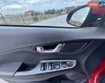 Красный Хендай Kona Electric, объемом двигателя 0 л и пробегом 161 тыс. км за 17999 $, фото 30 на Automoto.ua