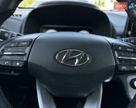 Красный Хендай Kona Electric, объемом двигателя 0 л и пробегом 113 тыс. км за 19900 $, фото 38 на Automoto.ua