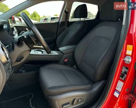 Красный Хендай Kona Electric, объемом двигателя 0 л и пробегом 113 тыс. км за 19900 $, фото 32 на Automoto.ua