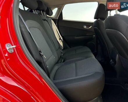 Красный Хендай Kona Electric, объемом двигателя 0 л и пробегом 113 тыс. км за 19900 $, фото 67 на Automoto.ua