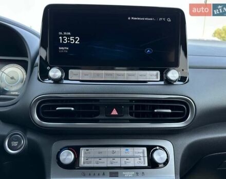 Красный Хендай Kona Electric, объемом двигателя 0 л и пробегом 113 тыс. км за 19900 $, фото 47 на Automoto.ua