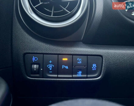 Красный Хендай Kona Electric, объемом двигателя 0 л и пробегом 161 тыс. км за 17999 $, фото 33 на Automoto.ua