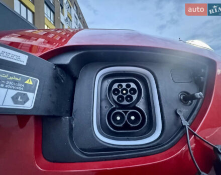 Красный Хендай Kona Electric, объемом двигателя 0 л и пробегом 161 тыс. км за 17999 $, фото 13 на Automoto.ua