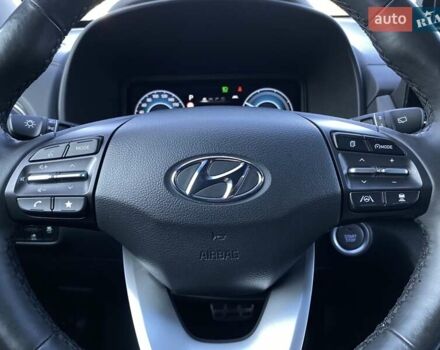 Красный Хендай Kona Electric, объемом двигателя 0 л и пробегом 105 тыс. км за 20200 $, фото 34 на Automoto.ua