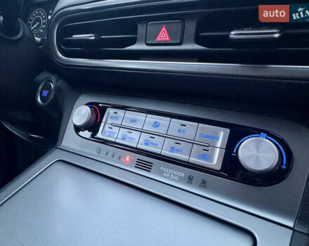 Красный Хендай Kona Electric, объемом двигателя 0 л и пробегом 161 тыс. км за 17999 $, фото 37 на Automoto.ua