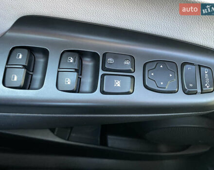 Червоний Хендай Kona Electric, об'ємом двигуна 0 л та пробігом 52 тис. км за 23200 $, фото 36 на Automoto.ua