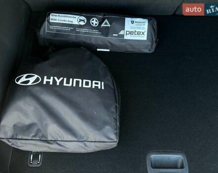 Красный Хендай Kona Electric, объемом двигателя 0 л и пробегом 86 тыс. км за 20600 $, фото 59 на Automoto.ua