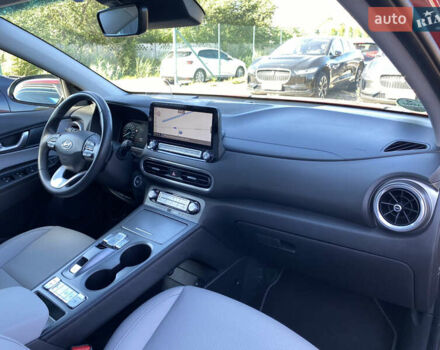 Червоний Хендай Kona Electric, об'ємом двигуна 0 л та пробігом 52 тис. км за 23200 $, фото 89 на Automoto.ua