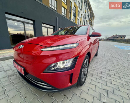 Красный Хендай Kona Electric, объемом двигателя 0 л и пробегом 161 тыс. км за 17999 $, фото 6 на Automoto.ua