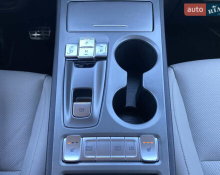 Червоний Хендай Kona Electric, об'ємом двигуна 0 л та пробігом 52 тис. км за 23200 $, фото 60 на Automoto.ua