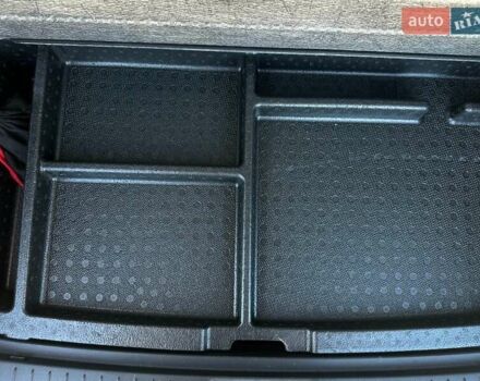 Красный Хендай Kona Electric, объемом двигателя 0 л и пробегом 86 тыс. км за 20600 $, фото 60 на Automoto.ua