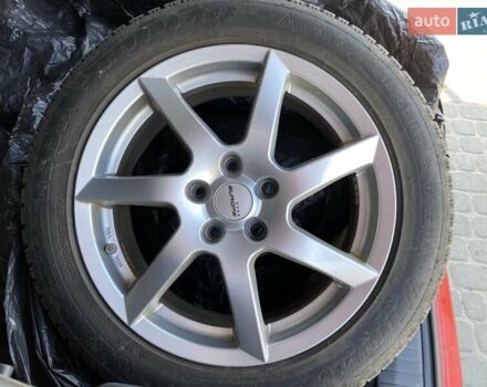 Красный Хендай Kona Electric, объемом двигателя 0 л и пробегом 105 тыс. км за 20200 $, фото 3 на Automoto.ua