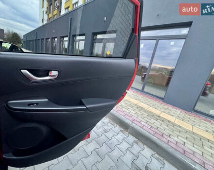 Красный Хендай Kona Electric, объемом двигателя 0 л и пробегом 161 тыс. км за 17999 $, фото 27 на Automoto.ua