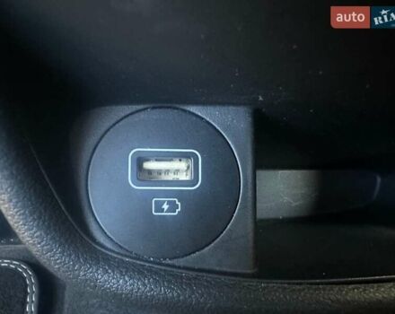 Красный Хендай Kona Electric, объемом двигателя 0 л и пробегом 86 тыс. км за 20600 $, фото 32 на Automoto.ua