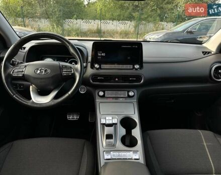 Красный Хендай Kona Electric, объемом двигателя 0 л и пробегом 113 тыс. км за 19900 $, фото 31 на Automoto.ua