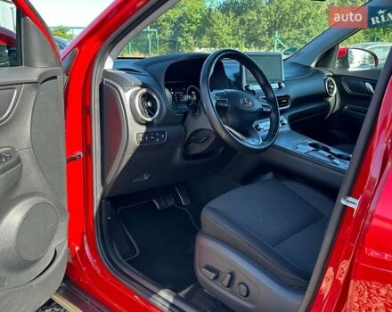 Красный Хендай Kona Electric, объемом двигателя 0 л и пробегом 86 тыс. км за 20600 $, фото 1 на Automoto.ua