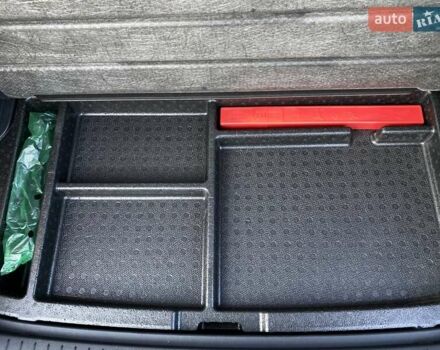 Красный Хендай Kona Electric, объемом двигателя 0 л и пробегом 105 тыс. км за 20500 $, фото 67 на Automoto.ua