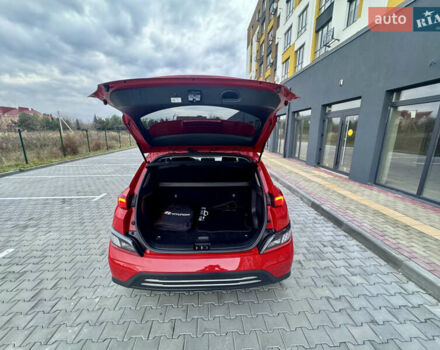 Красный Хендай Kona Electric, объемом двигателя 0 л и пробегом 161 тыс. км за 17999 $, фото 14 на Automoto.ua