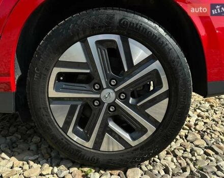 Красный Хендай Kona Electric, объемом двигателя 0 л и пробегом 113 тыс. км за 19900 $, фото 29 на Automoto.ua