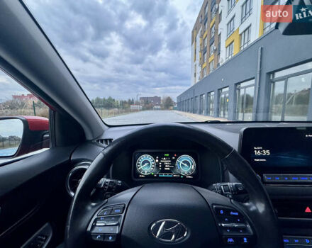 Красный Хендай Kona Electric, объемом двигателя 0 л и пробегом 161 тыс. км за 17999 $, фото 41 на Automoto.ua