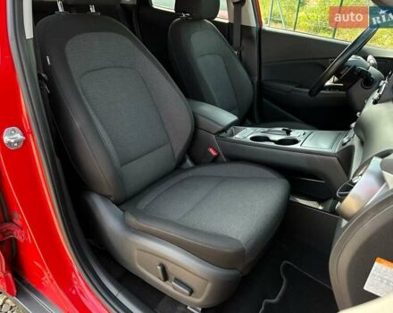 Красный Хендай Kona Electric, объемом двигателя 0 л и пробегом 113 тыс. км за 19900 $, фото 75 на Automoto.ua