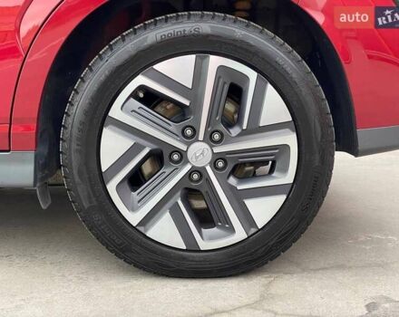 Красный Хендай Kona Electric, объемом двигателя 0 л и пробегом 67 тыс. км за 19999 $, фото 37 на Automoto.ua