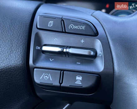 Червоний Хендай Kona Electric, об'ємом двигуна 0 л та пробігом 52 тис. км за 23200 $, фото 5 на Automoto.ua