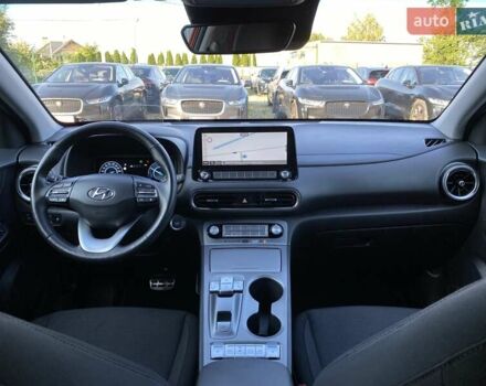 Красный Хендай Kona Electric, объемом двигателя 0 л и пробегом 105 тыс. км за 20200 $, фото 32 на Automoto.ua