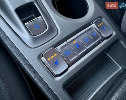 Красный Хендай Kona Electric, объемом двигателя 0 л и пробегом 161 тыс. км за 17999 $, фото 38 на Automoto.ua